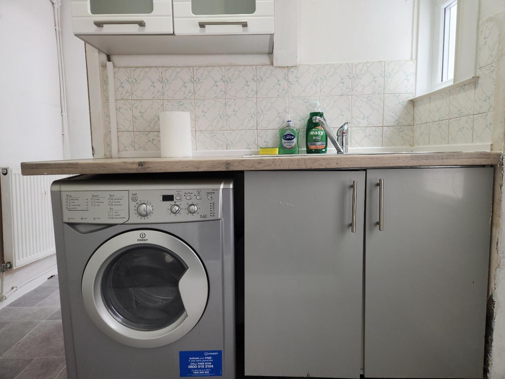 Serviced - - 3 Bed House-close To A1 & M18 - Contractors - Business Travellers - Families Doncaster
