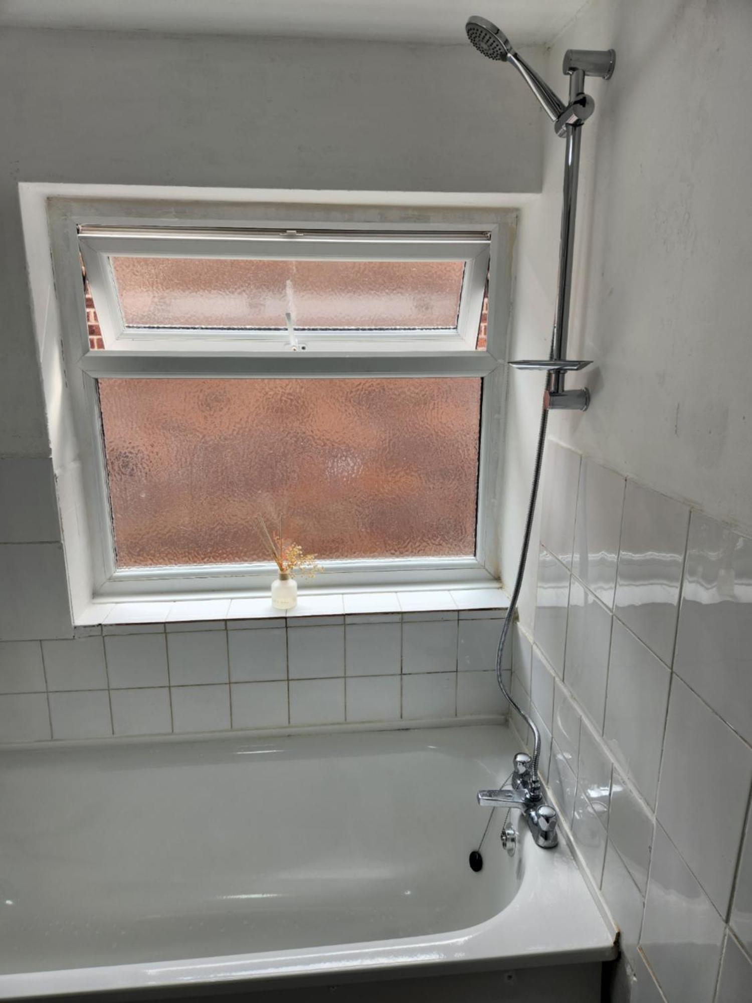 Serviced - - 3 Bed House-close To A1 & M18 - Contractors - Business Travellers - Families Holiday home