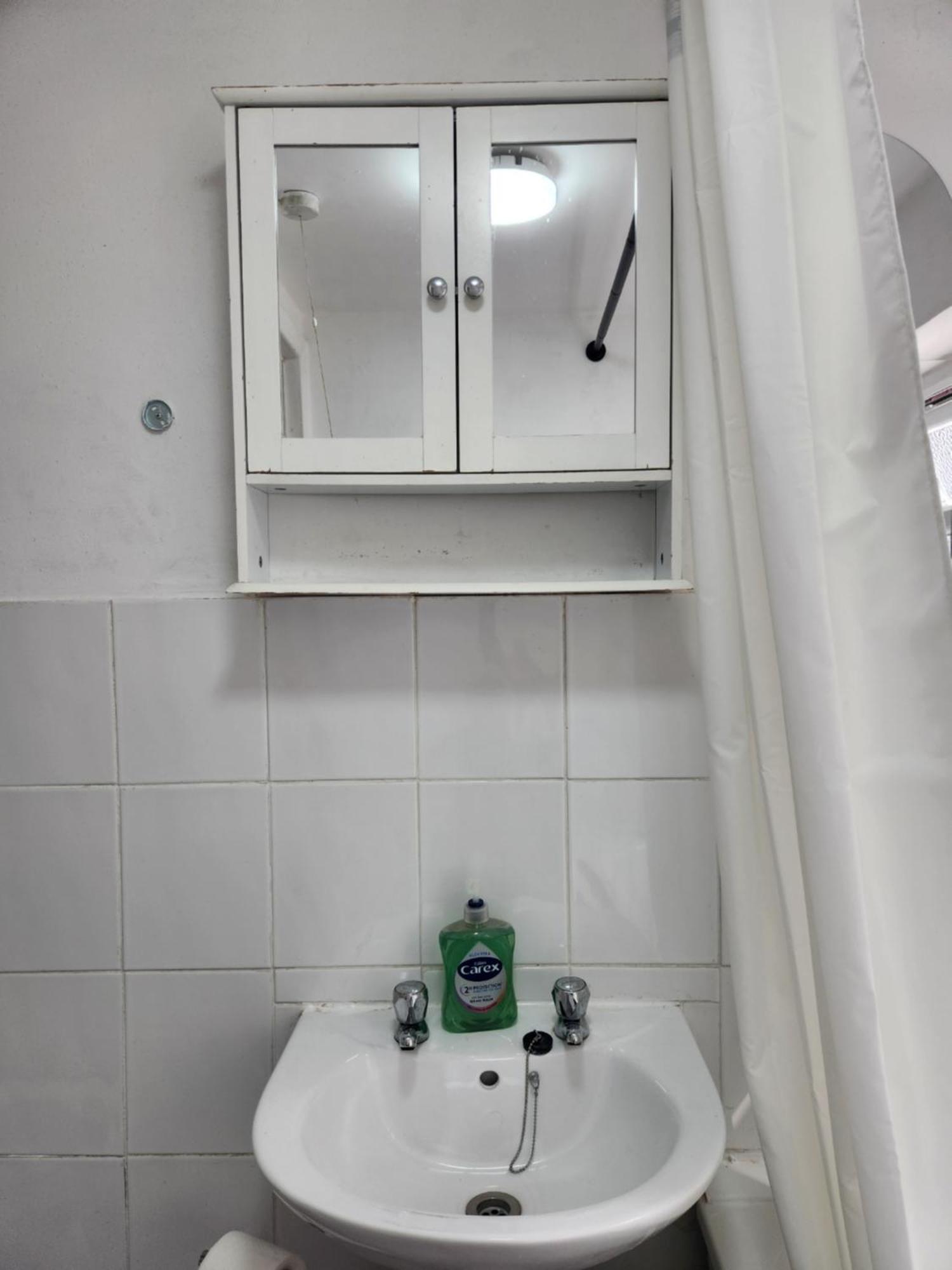 Serviced - - 3 Bed House-close To A1 & M18 - Contractors - Business Travellers - Families * Doncaster